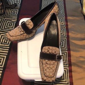 Low heels makes them very comfortable